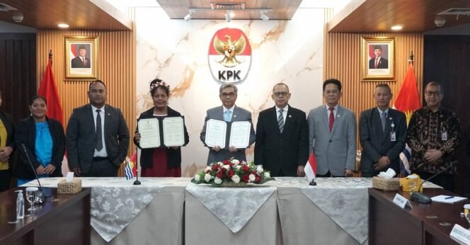 
					penandatanganan nota kesepahaman (Memorandum of Understanding/MoU) di Gedung Merah Putih KPK, Jakarta, Selasa (14/10). Foto: Ist
