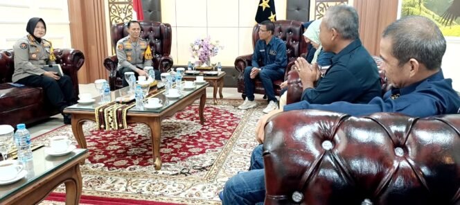 
					Ketua PWI dan Sejumlah pengurus Saat Audiensi dengan Kapolda Lampung (dok PWI Lampung).