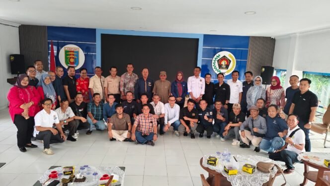
					Poto Bersama Usai Pleno PWI Lampung yang menetapkan Adi Kurniawan sebagai Ketua DK PWI Lampung (dok PWI Lampung)