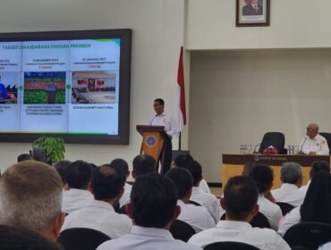 Menteri Pertanian Republik Indonesia Amran Sulaiman saat memberikan materi saat Retret PWI di Pusat Kompetensi Bela Negara, Cibodas, Rumpin, Bogor ( poto Lim).