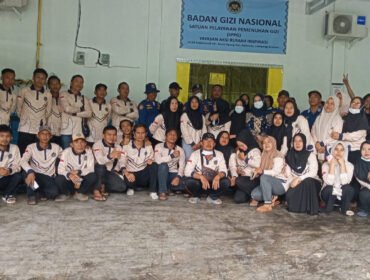 Poto: Petugas Damkar bersama Pegawai SPPG kelurahan Bumi Agung Kalianda (ist).