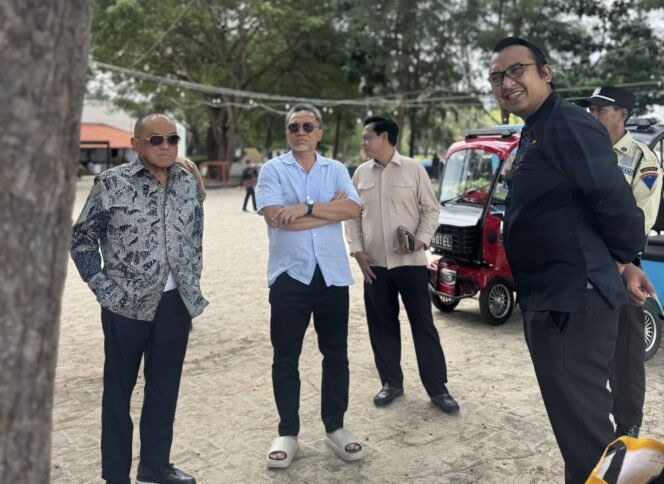 
					Poto; Aburizal Bakrie dan Zulhas, saat mengunjungi Grand Elty Krakatoa ( Ist)