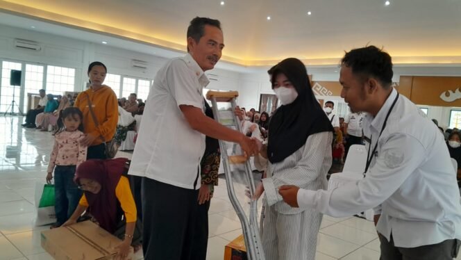 
					Bantuan ATENSI Kemensos RI Disalurkan untuk 303 Warga Pesawaran Penerima Manfaat