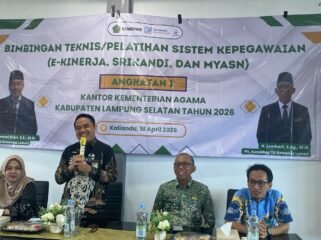 Poto: Kepala Kemenag Lampung Selatan, H. Ahmad Rifai membuka bimtek sistem kepegawaian berbasis aplikasi bagi ASN dan PPPK (Sazuli).