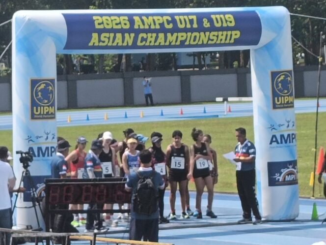 
					foto: Persaingan ketat atlet putri di babak kualifikasi Kejuaraan Asia U-17 & U-19 Modern Pentathlon 2026 untuk memperebutkan tiket final. (Ist)