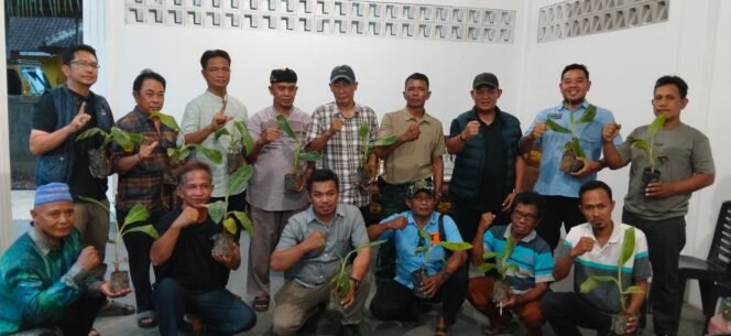 
					Poto: petani dari Desa Kuripan, Way Kalam, dan Tetaan sosialisasi budidaya pisang Cavendish ( uyung).