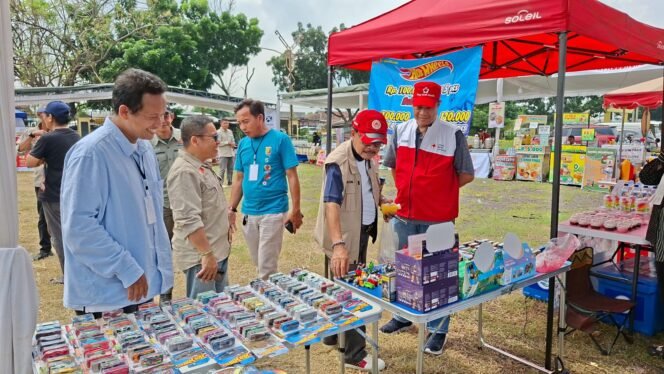 
					Poto: Wakil Ketua Umum IV Komite Olahraga Nasional Indonesia, A. Chrisna Putra tinjauan tempat kejuaraan (dok KONI Lampung)