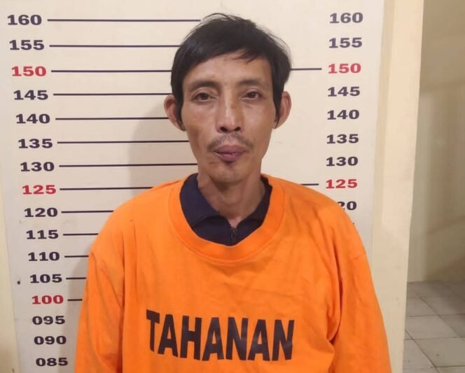 
					Poto: Tersangka pencuri yang di berukuran aparat Polsek Kalianda (ist)