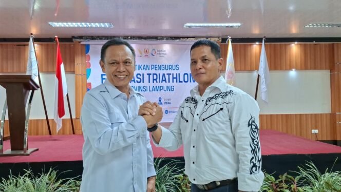 
					Ketua Umum PP FTI, Armand van Kempen bersama ketua UMUM KONI Lampung Taufik Hidayat. 