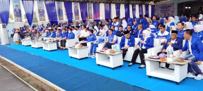 
					Poto: PAN Lampung kukukhkan relawan (ist).
