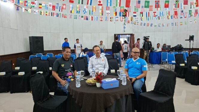 
					Ketua KONI Lampung Taufik Hidayat bersama pimpinan RRI Lampung. ( dok HUMAS KONI Lampung).