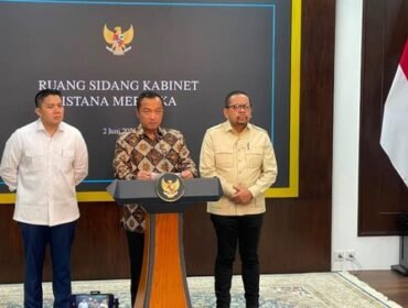 Poto: Konferensi Pers Pencopotan Kepala BGN oleh Mensesneg Prasetyo Hadi (ist)



 