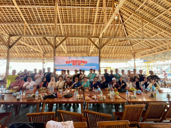 
					Poto: Forum CSR Lampung Selatan menggelar CSR Practitioner Meet Up di Pantai Senaya Beach, Kalianda (uyg)