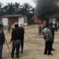 Poto: Masa aksi melakukan pembakaran di areal perkebunan PT Bumi Sentosa Abadi (ist).